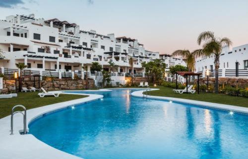La Resina Country Golf - Estepona Marbella - Bajo Con Jardin Privado Y Solarium Apartment