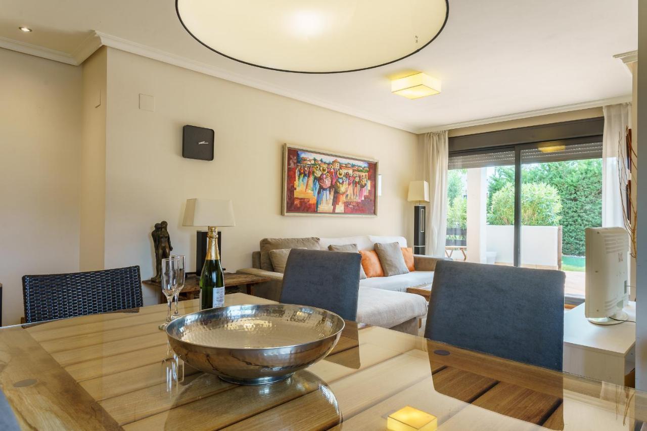 La Resina Country Golf - Estepona Marbella - Bajo Con Jardin Privado Y Solarium Apartment *