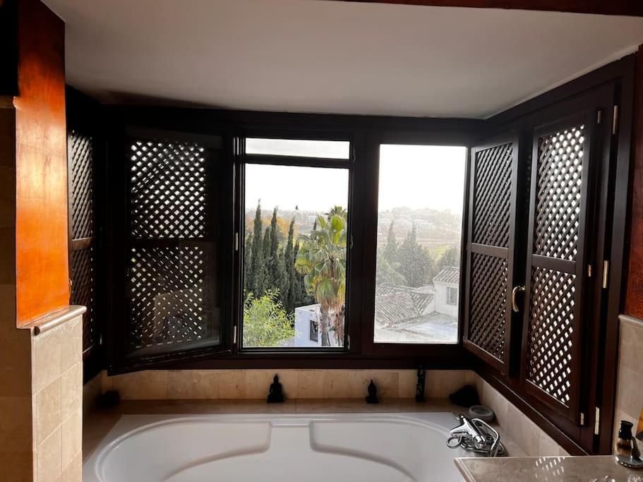 Sunkissed Luxury Panoramic Seaview In Marbella Pousada Estepona