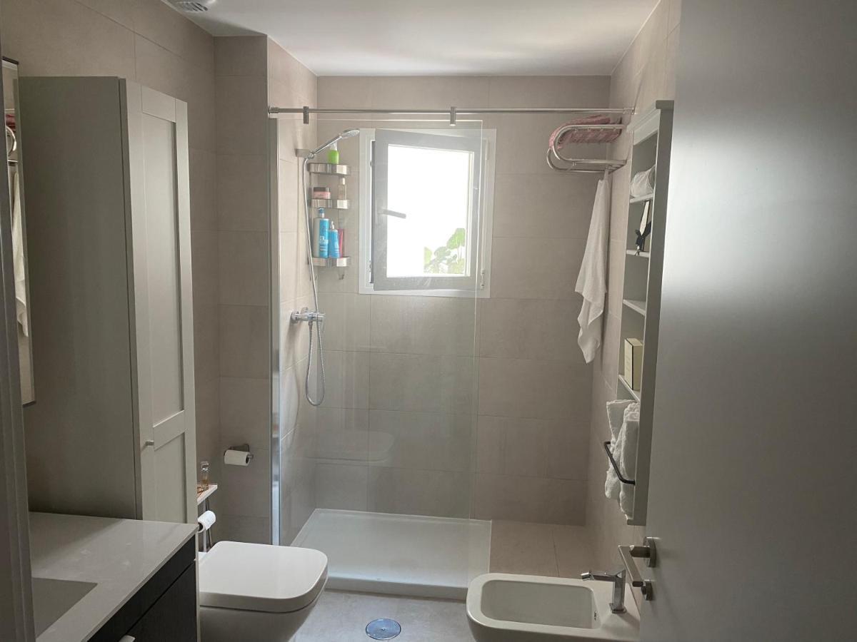 New 3 Bed Town With Pool Apartment *