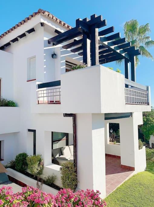 Sunkissed Luxury Panoramic Seaview In Marbella Pousada