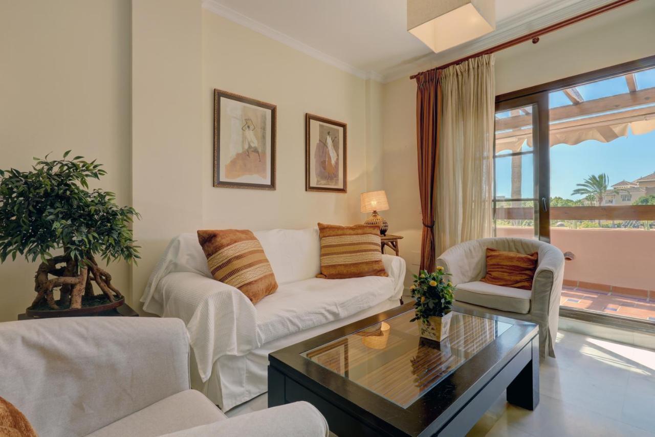 Fairytale Hacienda Del Sol 3 Bedroom Flat *