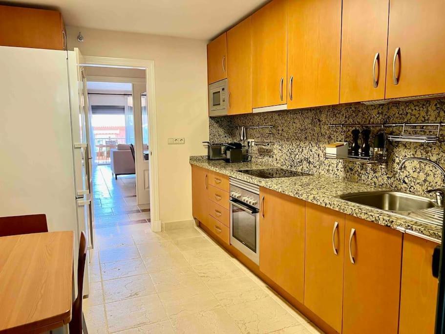 3 Bedroom In A Gorgeous Complex Apartment *
