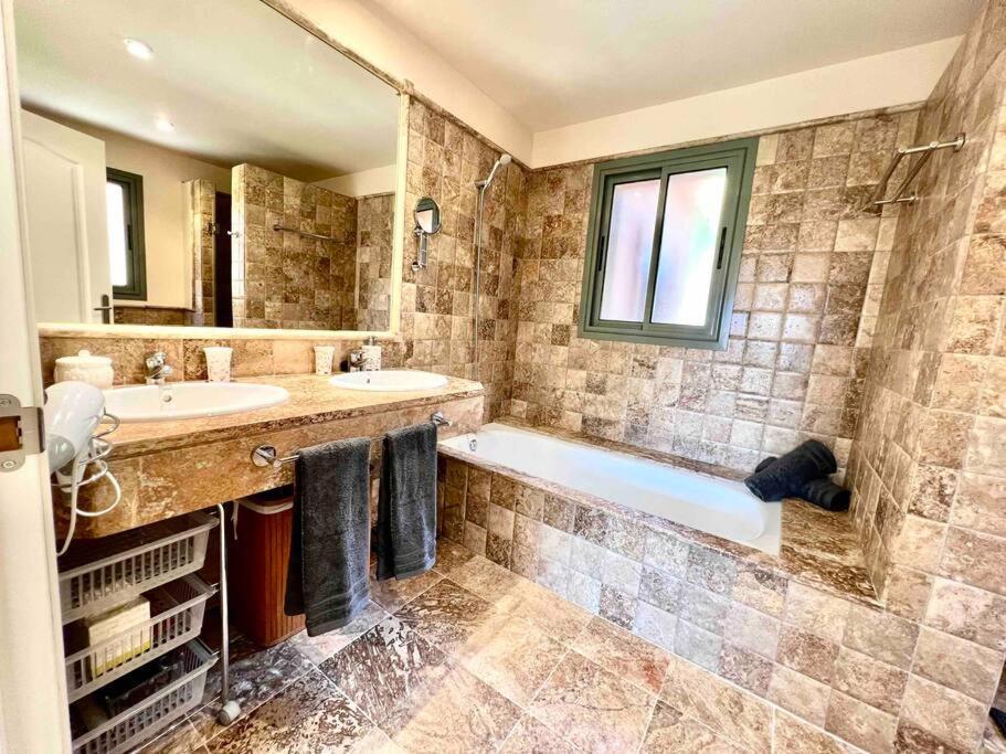 3 Bedroom In A Gorgeous Complex