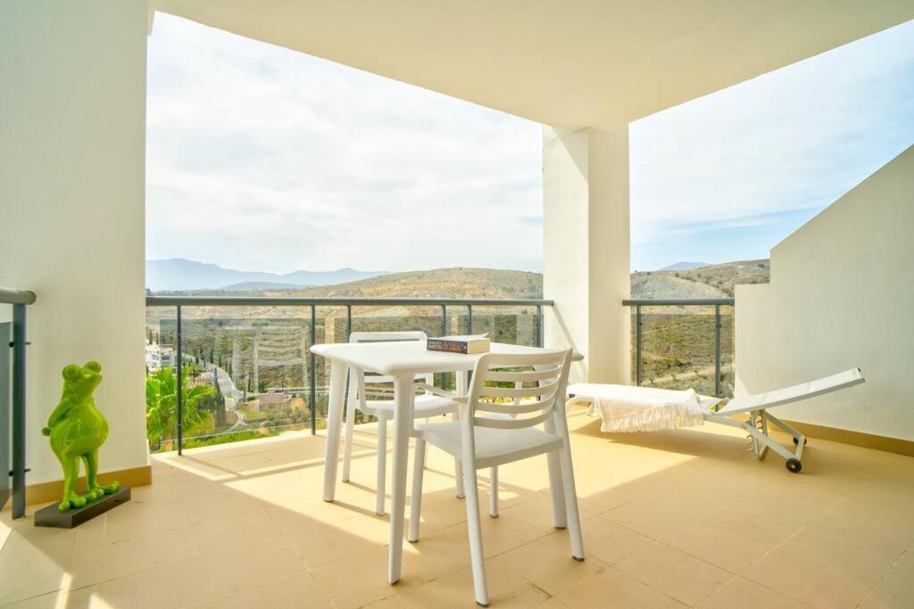 Acosta Vistas Al Mar Y Golf Apartment Estepona