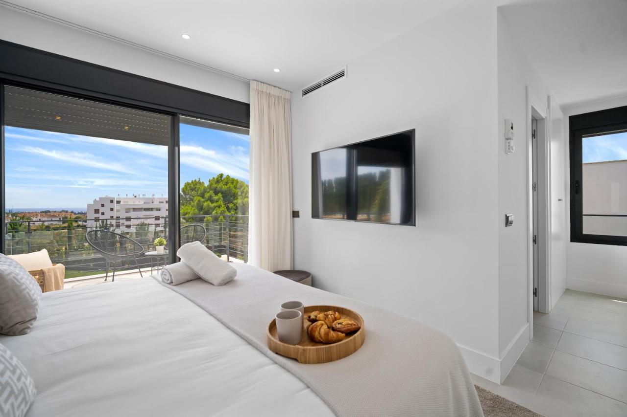 Vacation Marbella I Iniesta, Golf Community, Brand-new Built, Infinity Pool *