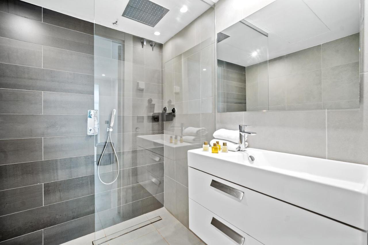 Vacation Marbella I Iniesta, Golf Community, Brand-new Built, Infinity Pool Estepona