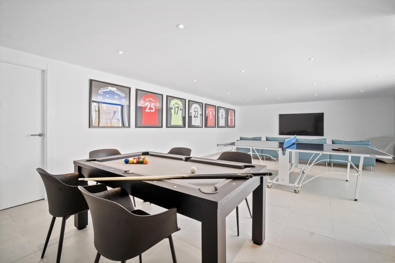 Vacation Marbella I Iniesta, Golf Community, Brand-new Built, Infinity Pool Villa