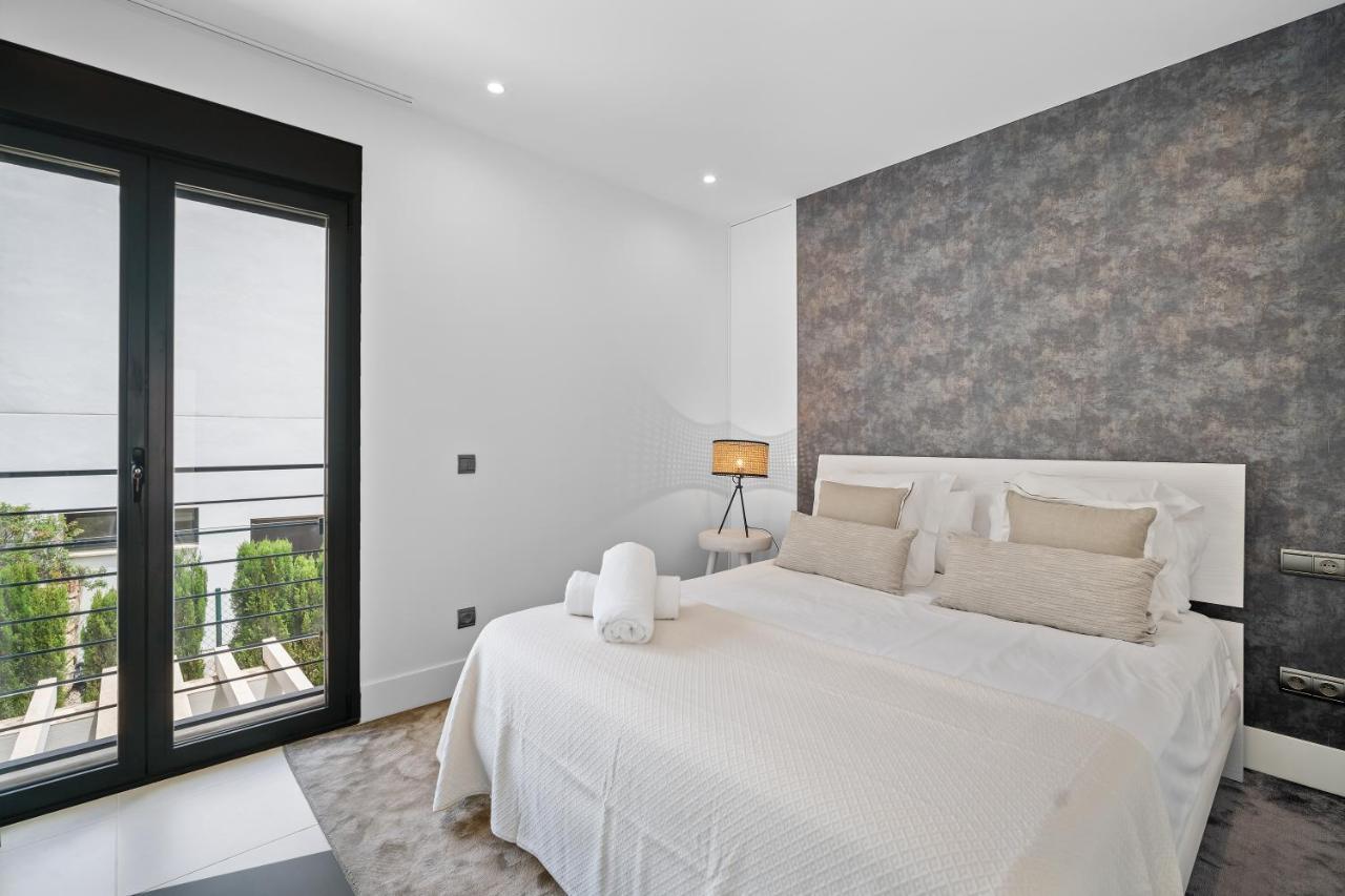 Vacation Marbella I Iniesta, Golf Community, Brand-new Built, Infinity Pool Villa *
