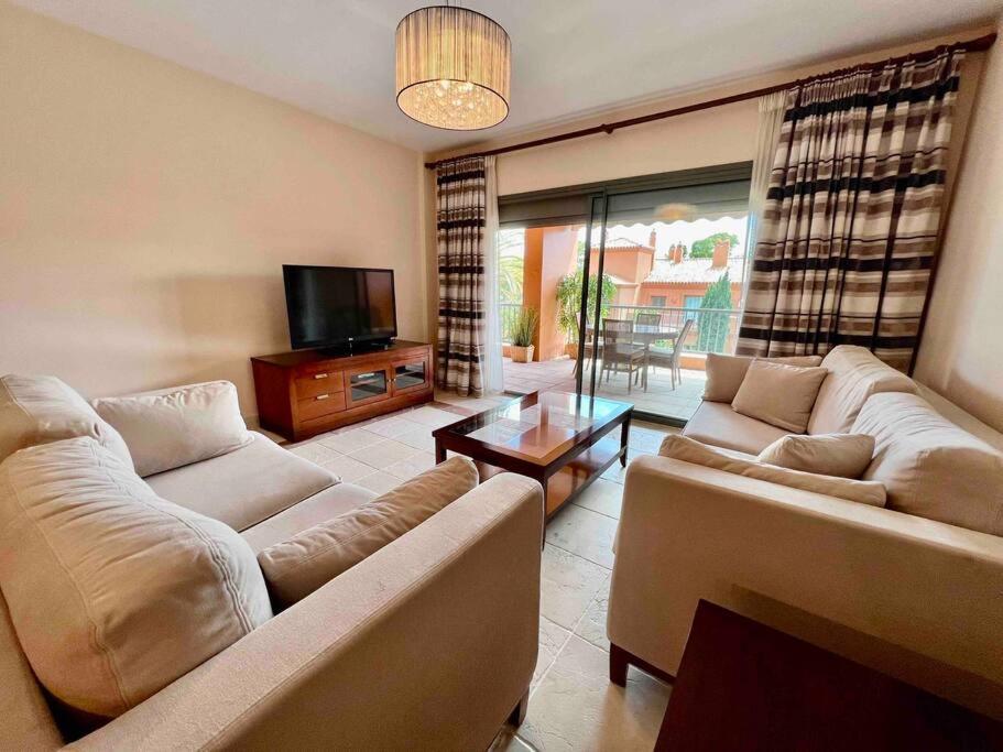 3 Bedroom In A Gorgeous Complex Apartment Estepona
