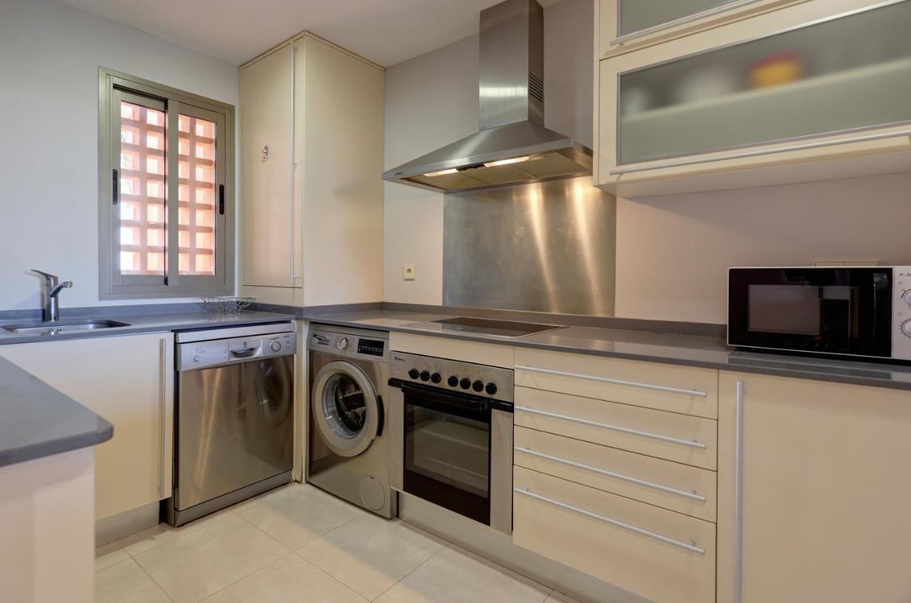 Luxury 3 Bed Sea Views With Pool Apartment *