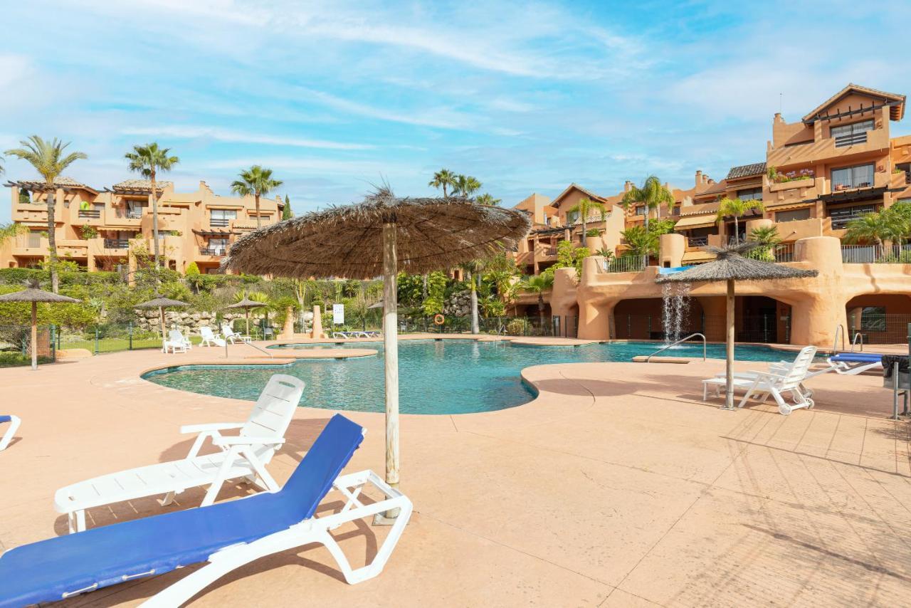Luxury 3 Bed Sea Views With Pool *