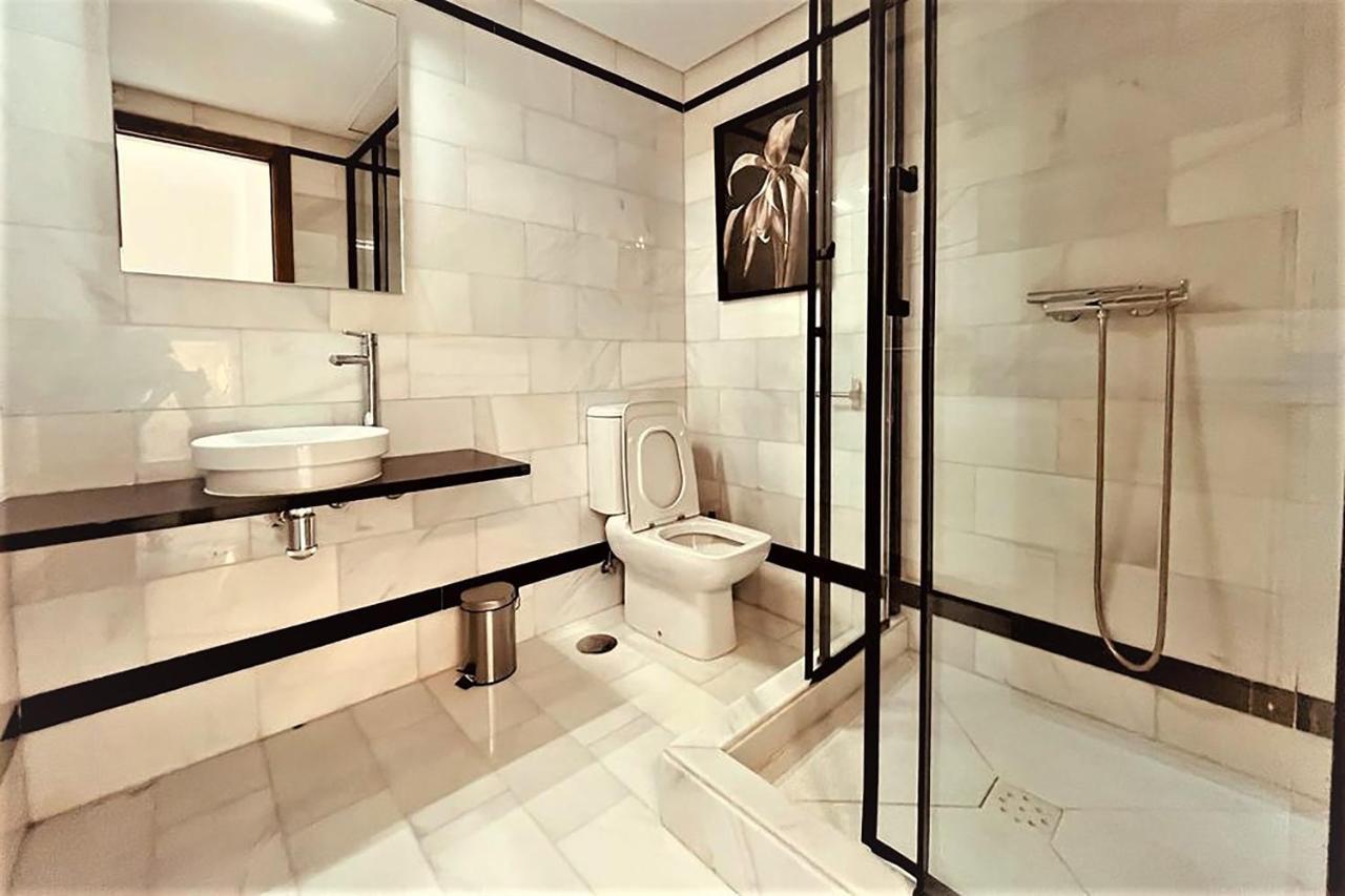 Holiday home West Townhouse Lobon *