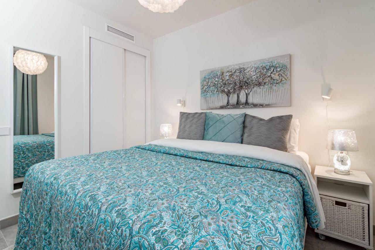 Inf46p - Spacious In Apartment