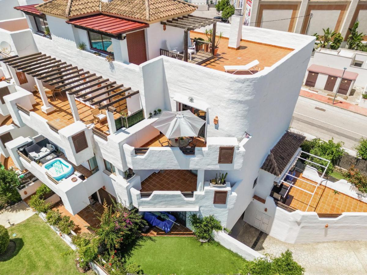 2 Bedroom Close To The Sea Apartamento Estepona