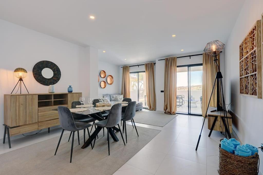 Luxurious At Hills With Stunning Views Apartment *