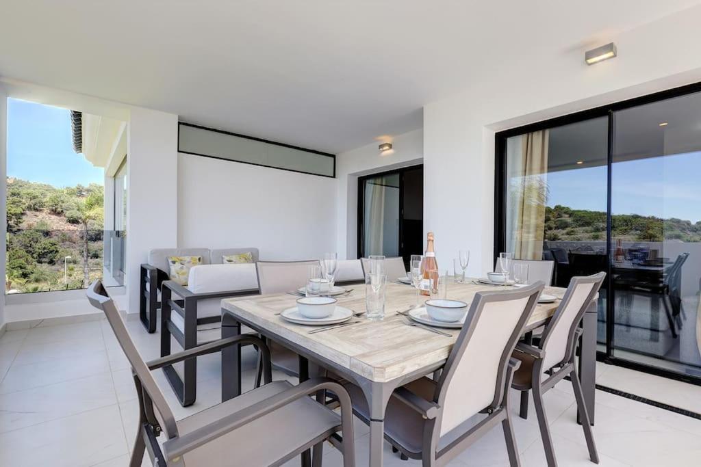 Luxurious At Hills With Stunning Views * Estepona