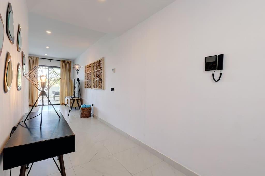 Luxurious At Hills With Stunning Views *