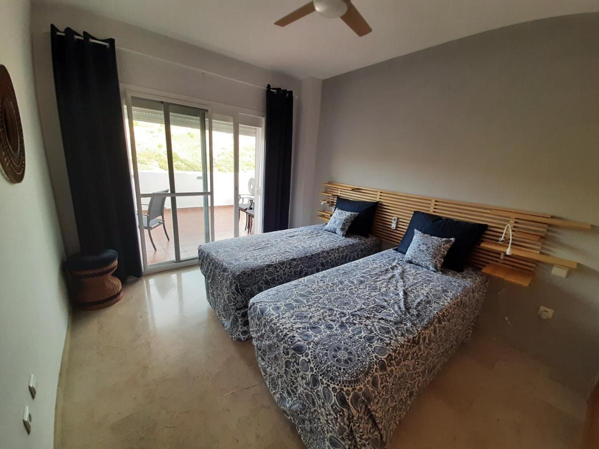 Spacious With Large Terraces Lunymar Golf, Appartement *
