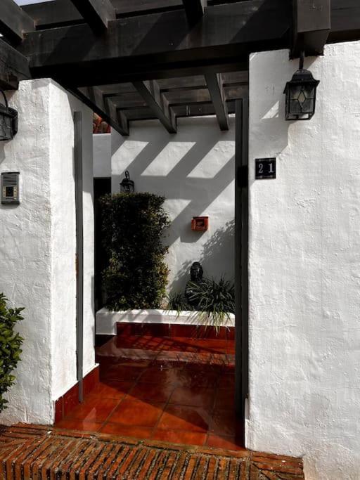 Sunkissed Luxury Panoramic Seaview In Marbella Pousada