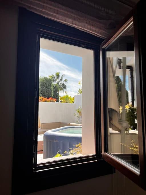 Sunkissed Luxury Panoramic Seaview In Marbella Pousada