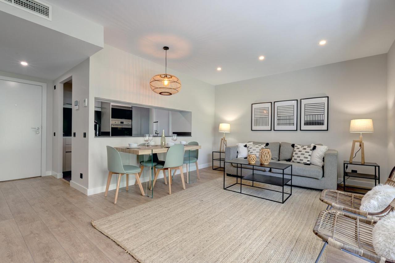 Stylish 2 Bedroom In Old Town Apartment
