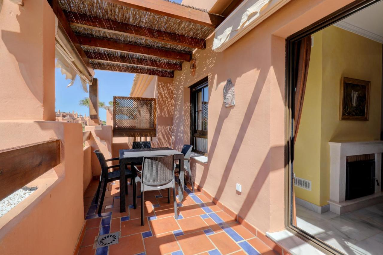 Fairytale Hacienda Del Sol 3 Bedroom Flat *