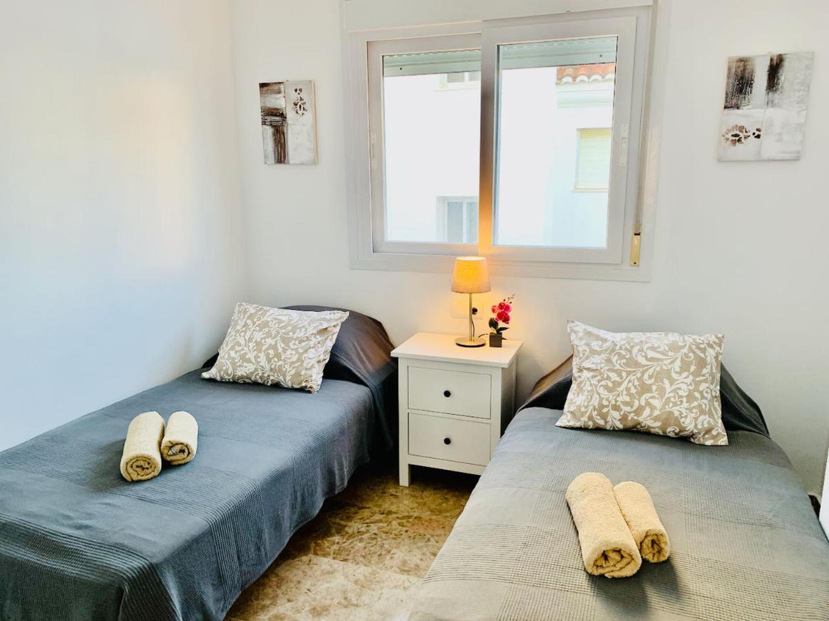 Apartment Penthouse Mit Private Dachterrasse Und Blick Auf Meer, Berge ,hafen