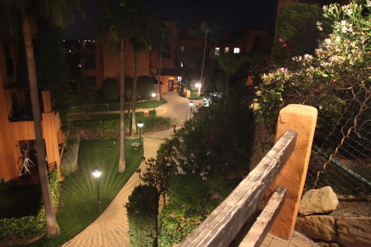 Your Oasis Of Luxury And Leisure At Gazules Del Sol In Marbella Area - Benahavis Apartment