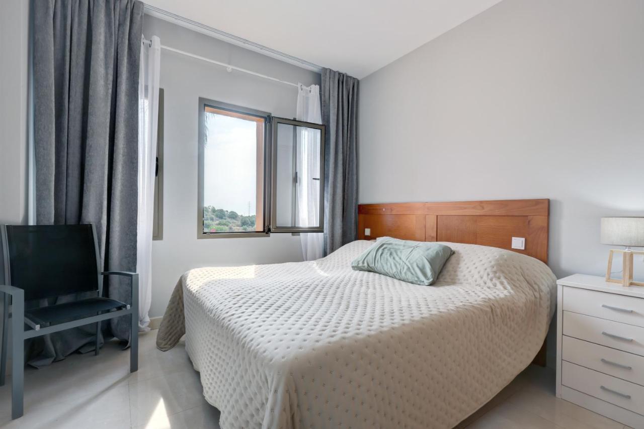 Apartment Luxury 3 Bed Sea Views With Pool