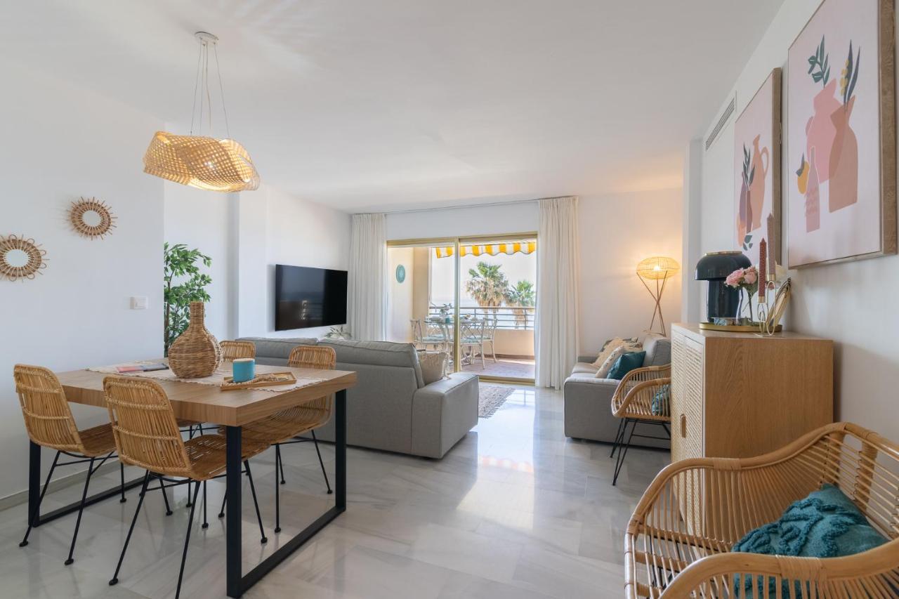 Espectacular Apartamento Estepona, Primera Linea De Playa, Totalmente Reformado En 2023