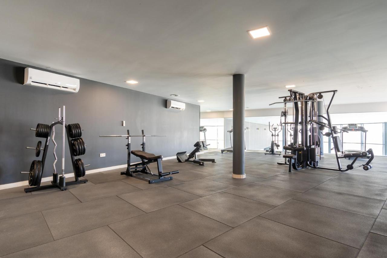 25 Mesas Big Terrace With Indoor & Outdoor Pool & Gym Apartment Estepona