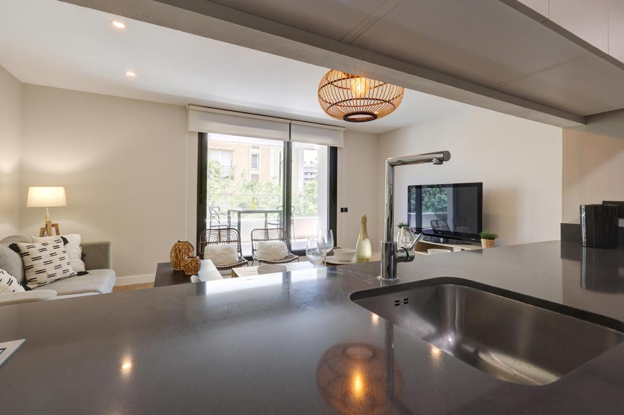 Stylish 2 Bedroom In Old Town Apartment *