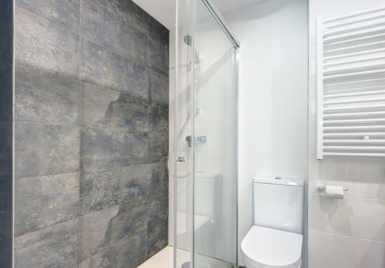 Stylish 2 Bedroom In Old Town Apartment *