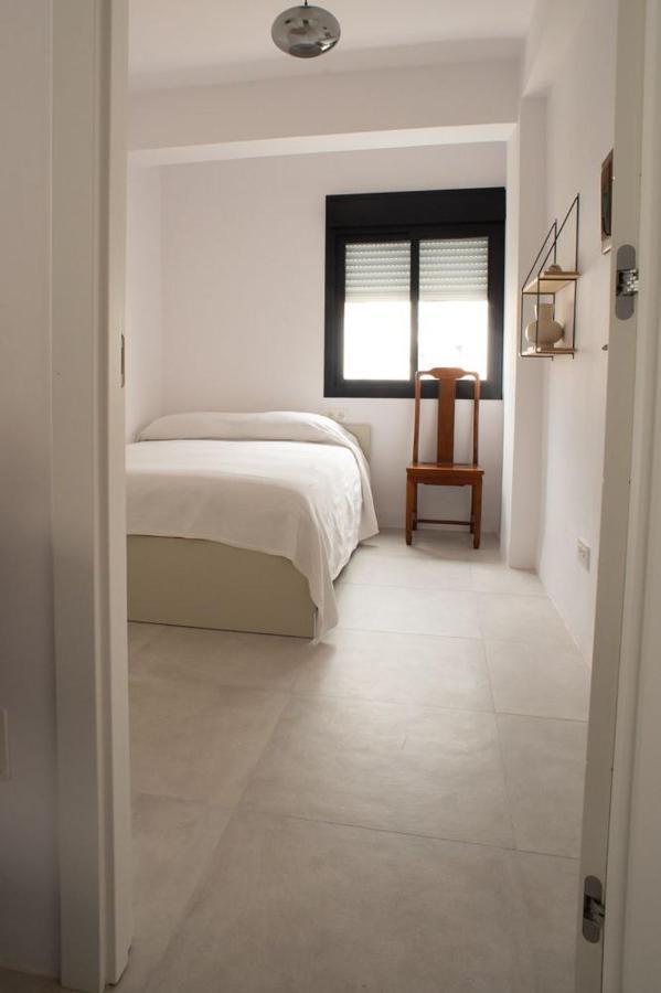 Three Bedroom In Location Apartment *