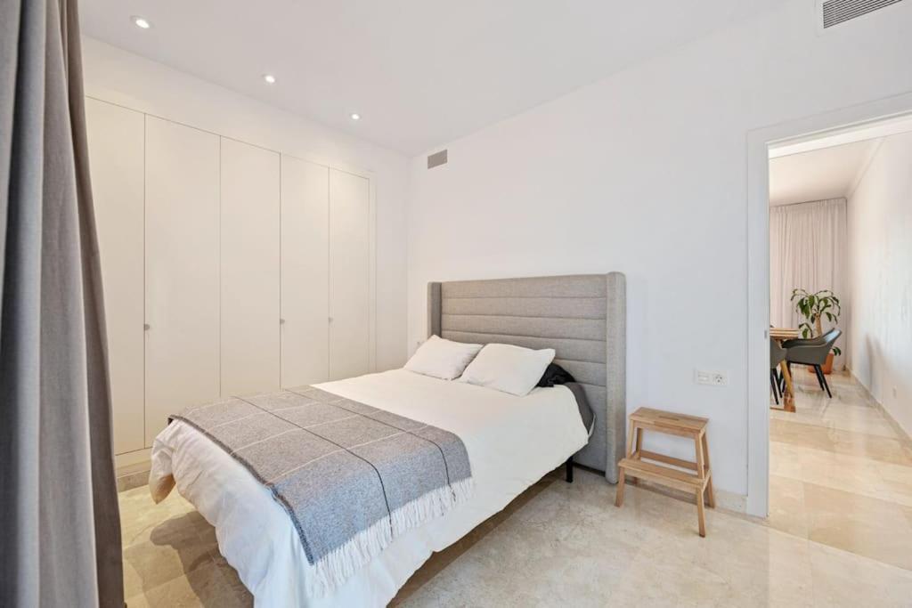 Luxury 3 Bed With Pools And Gym *