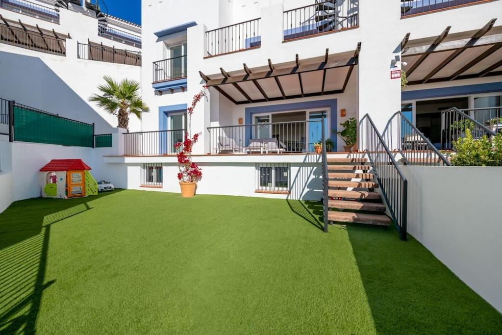 Luxury 3 Bed With Pools And Gym Estepona
