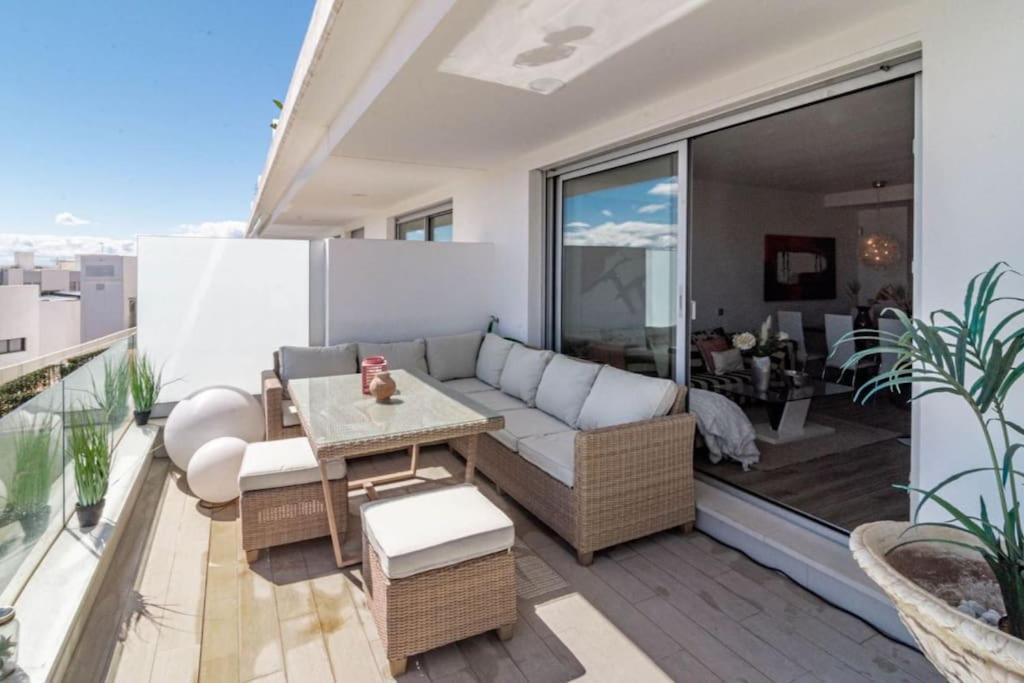 Perfect 3 Bed In Le Mirage With Seaview Rdr313