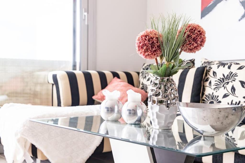 Perfect 3 Bed In Le Mirage With Seaview Rdr313 Estepona