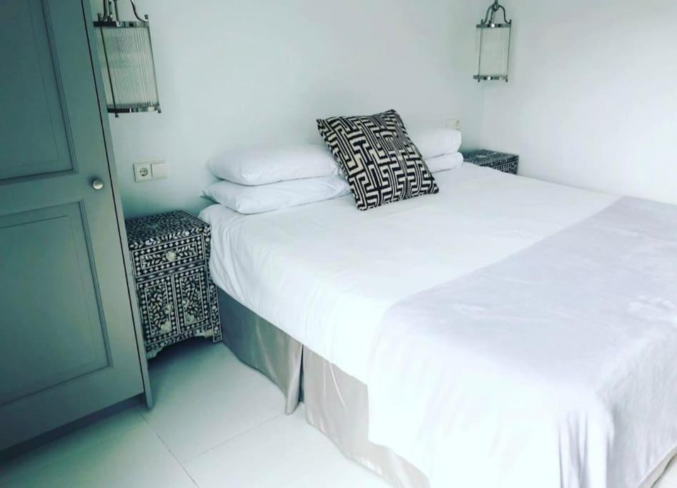 Luxe, Puerto Banus, Marbella Villa Estepona