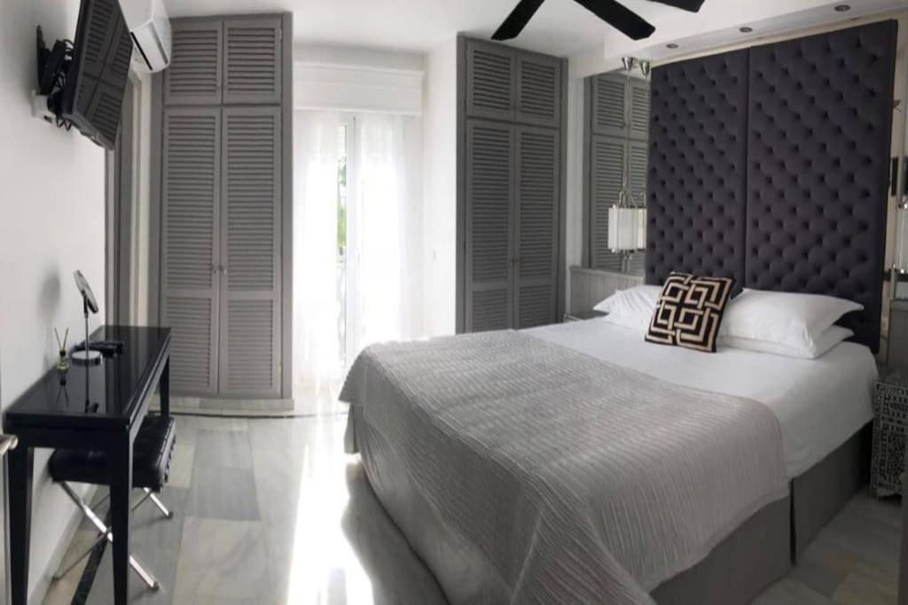 Luxe, Puerto Banus, Marbella Villa Estepona