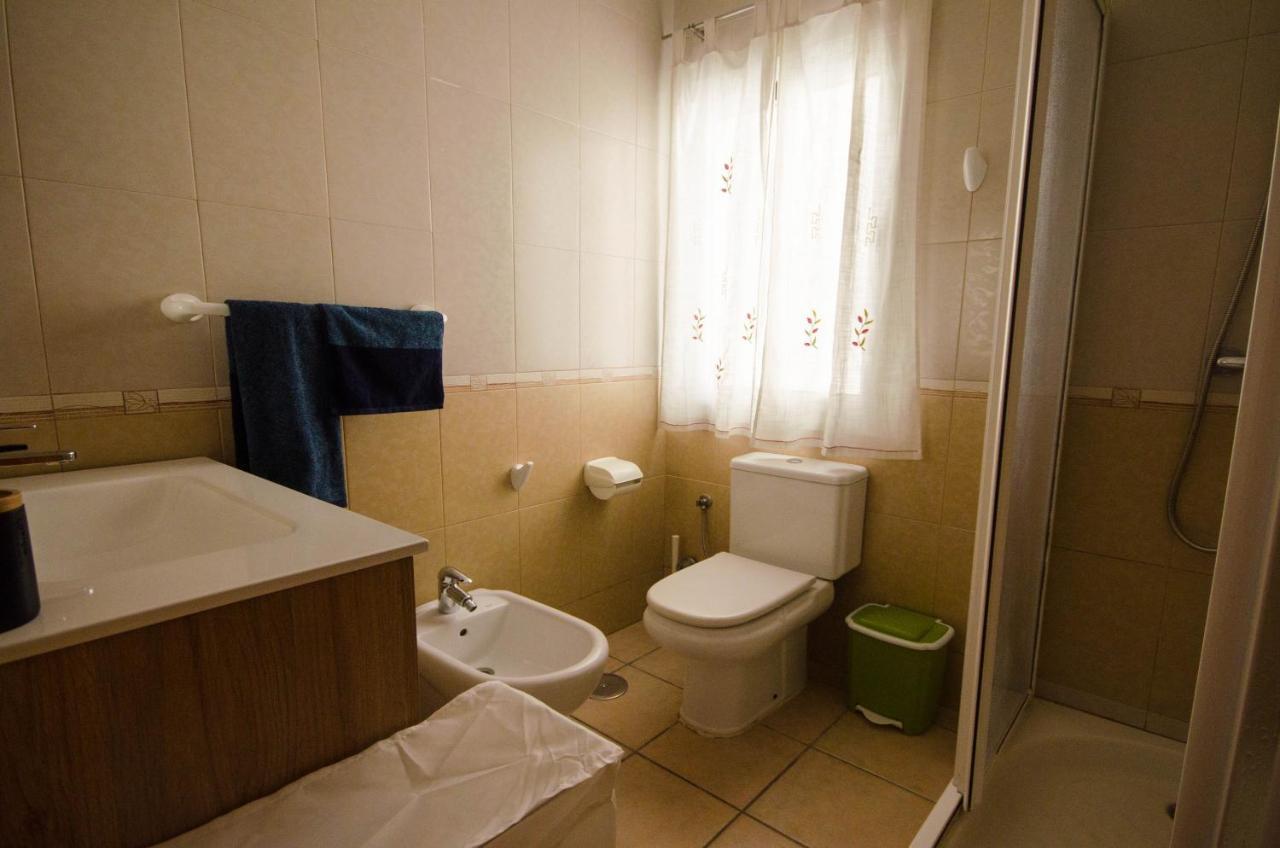 El Pescador-where Art And Meet Apartment