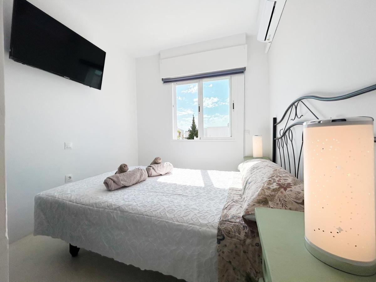 Townhouse With Arabic Pool And Close To The In Estepona