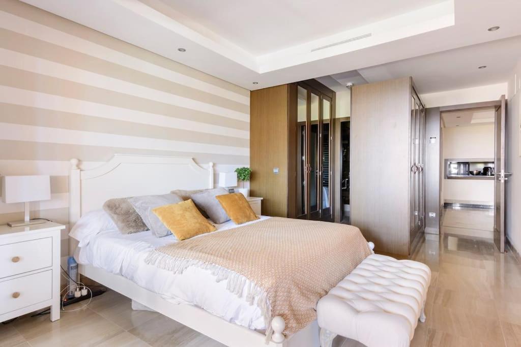 Lujo En Primera Linea De Playa En Bahia De La Plata, Apartment *