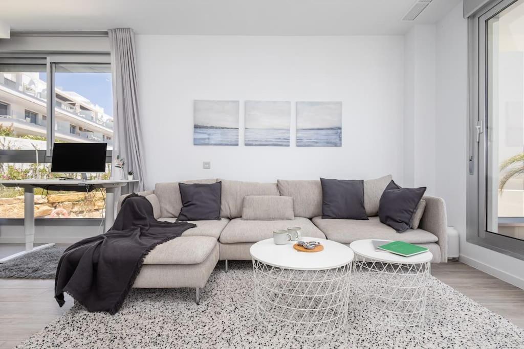 Stylish 3 Bedroom Le Mirage Close To Rdr317 * Estepona