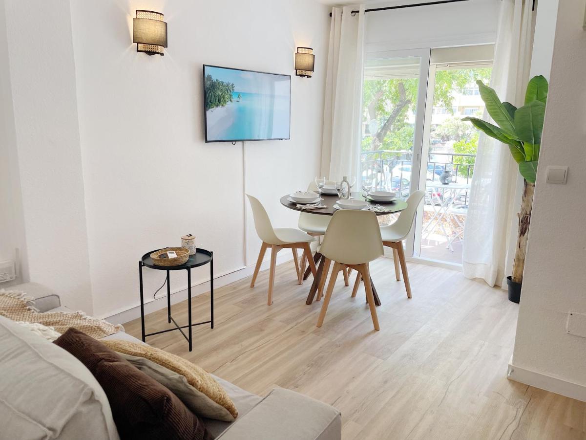 Calm Beach: Location, Beach & Old Town Estepona