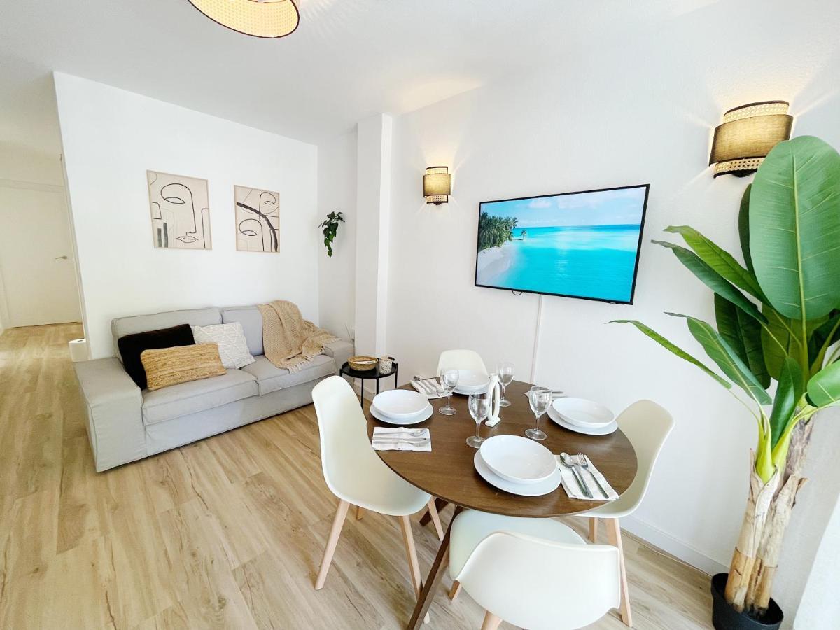 Calm Beach: Location, Beach & Old Town Estepona
