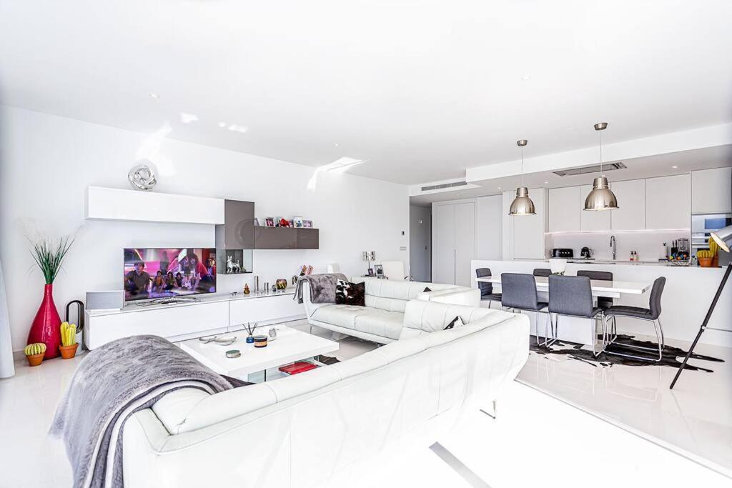 Stunning Modern 3 Bedroom Cataleya Rdr321 Apartamento Estepona