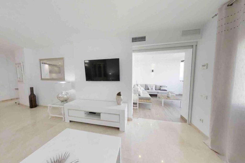 Puerto Ideal Location * Estepona
