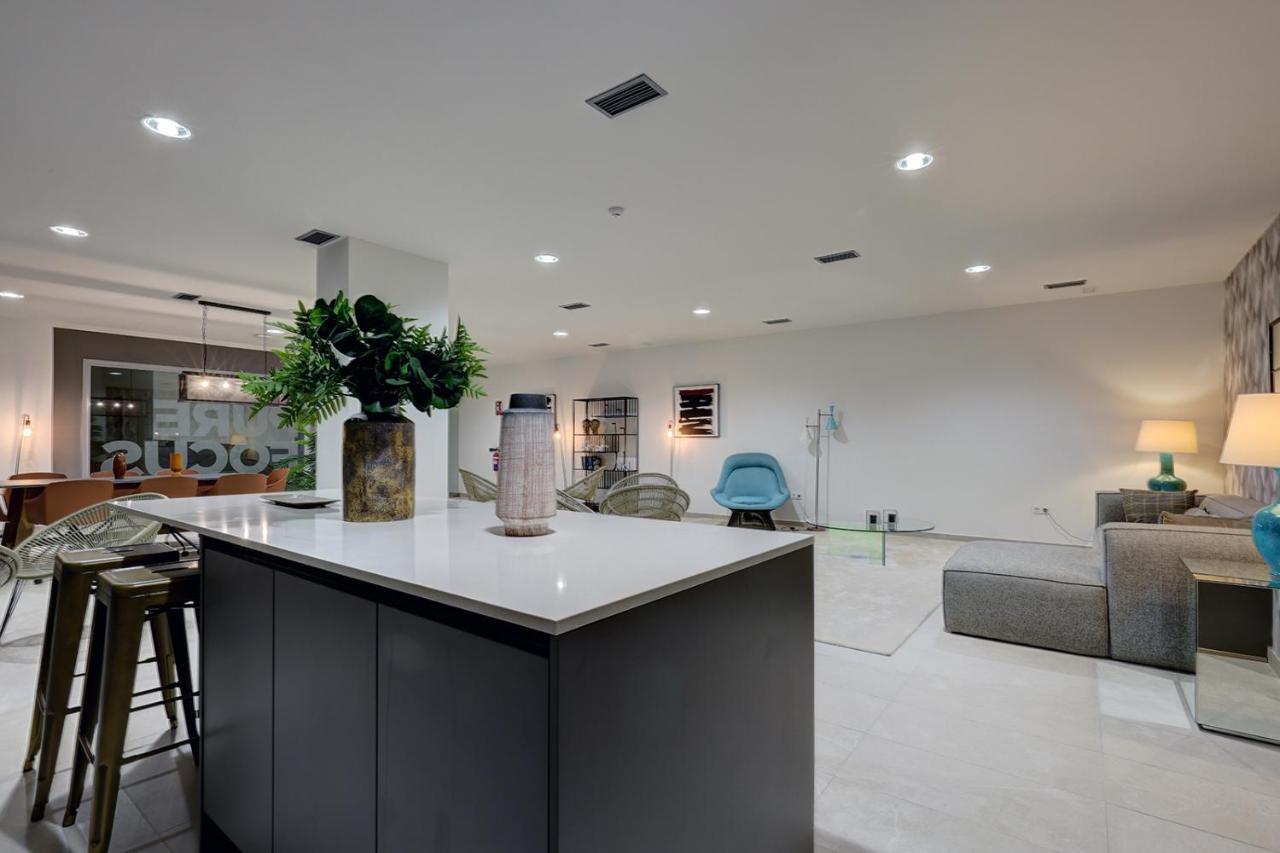 Modern Highend Oasis W/sea Views *